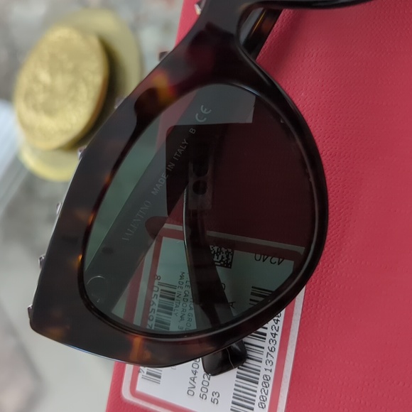 Valentino Black Sunglasses with Red Case display picture 3